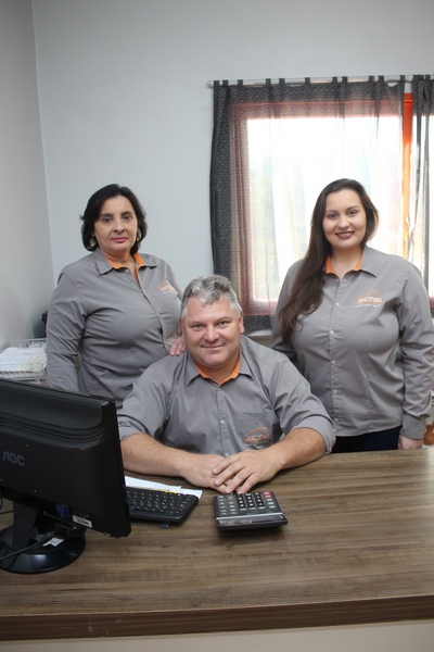 Equipe familiar da HCtel em Encantado